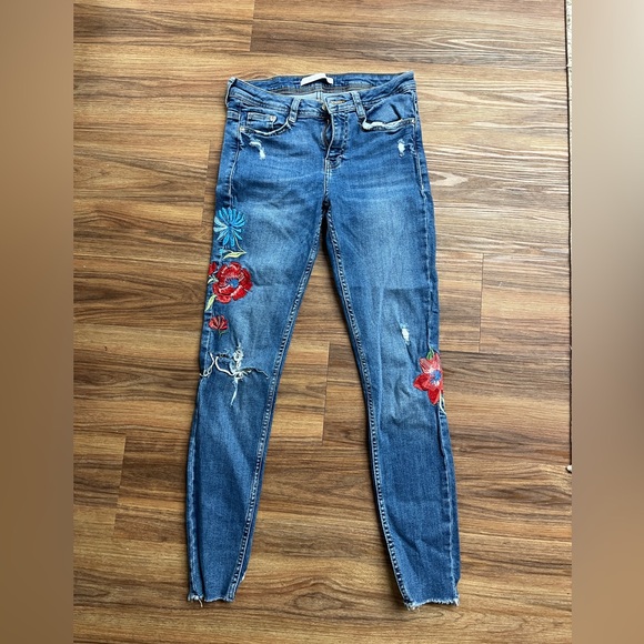 Zara Denim - Zara Blue Skinny Jeans with Red Floral Embroidery